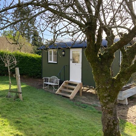 Green Valley, Cotswold Stay With Hamper 切尔滕纳姆 外观 照片